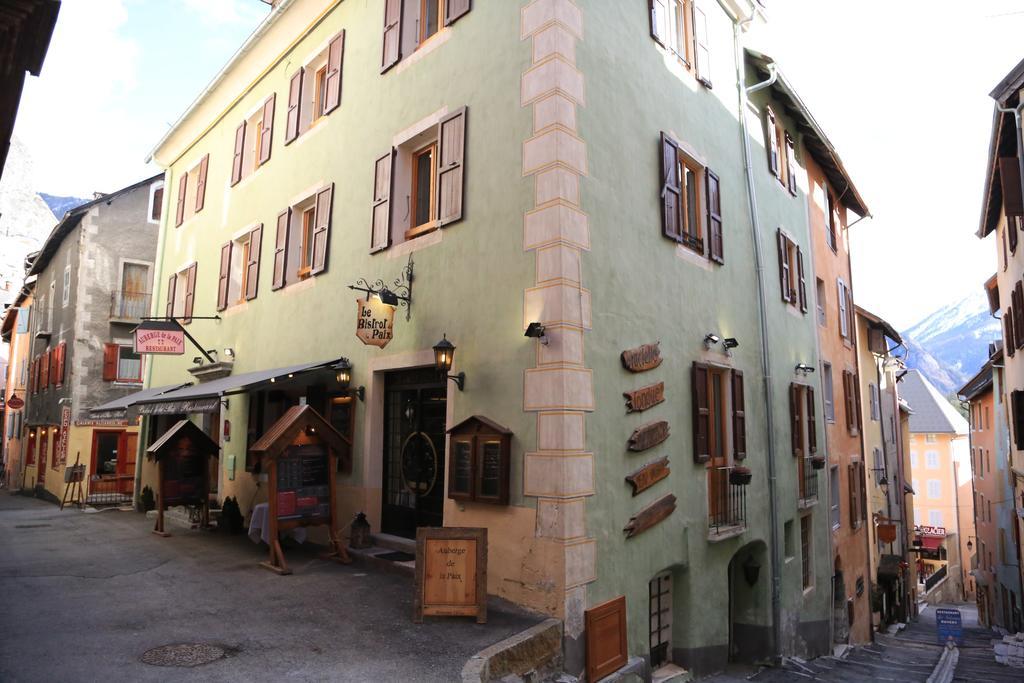 Auberge De La Paix Briançon Buitenkant foto