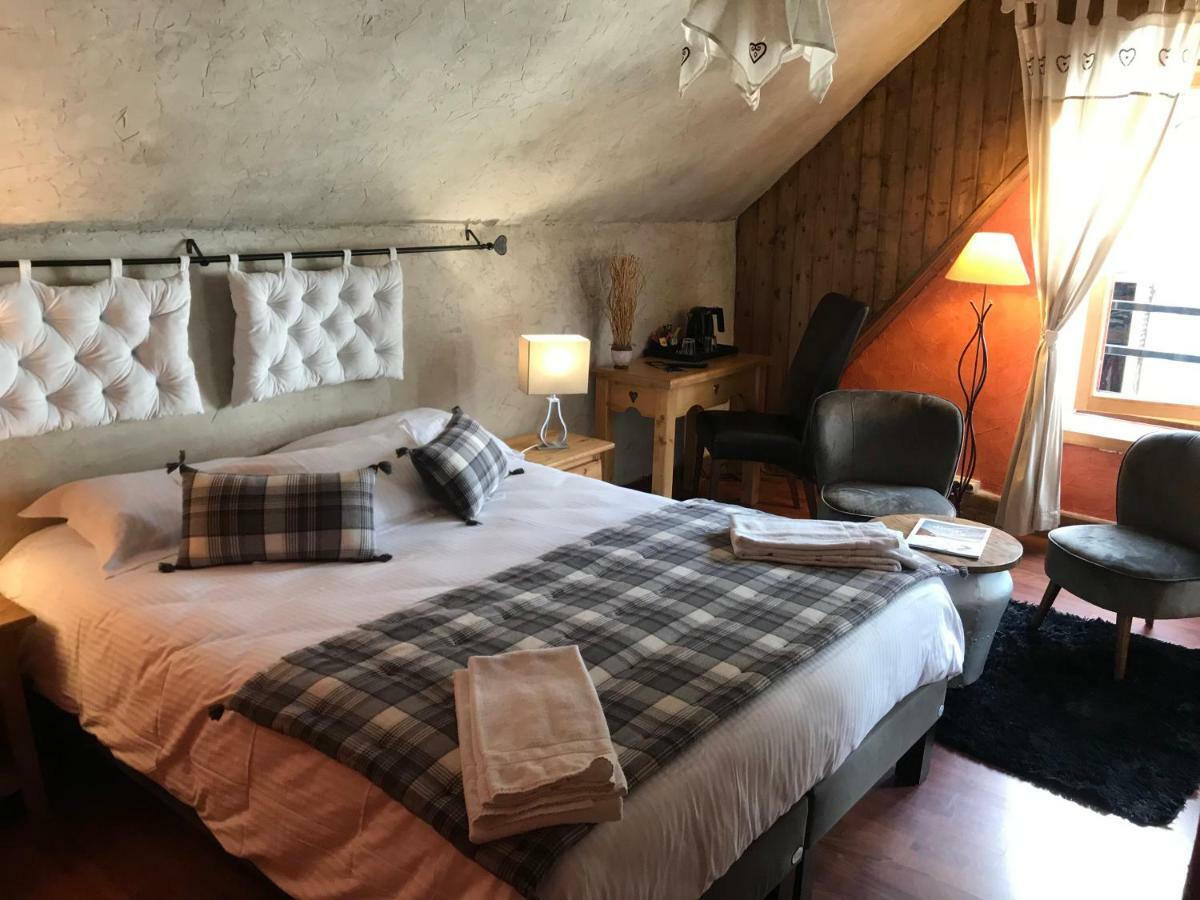 Auberge De La Paix Briançon Buitenkant foto